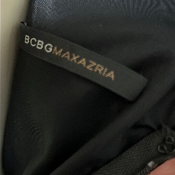 Elegant bcbgmaxazria Black Sleeveless Dress with Floral Detail - Picture 2 of 6